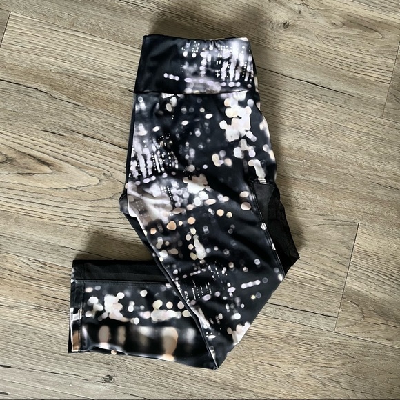 🔥SALE - any 4/$20. Onzie Yoga Pant - Picture 2 of 5
